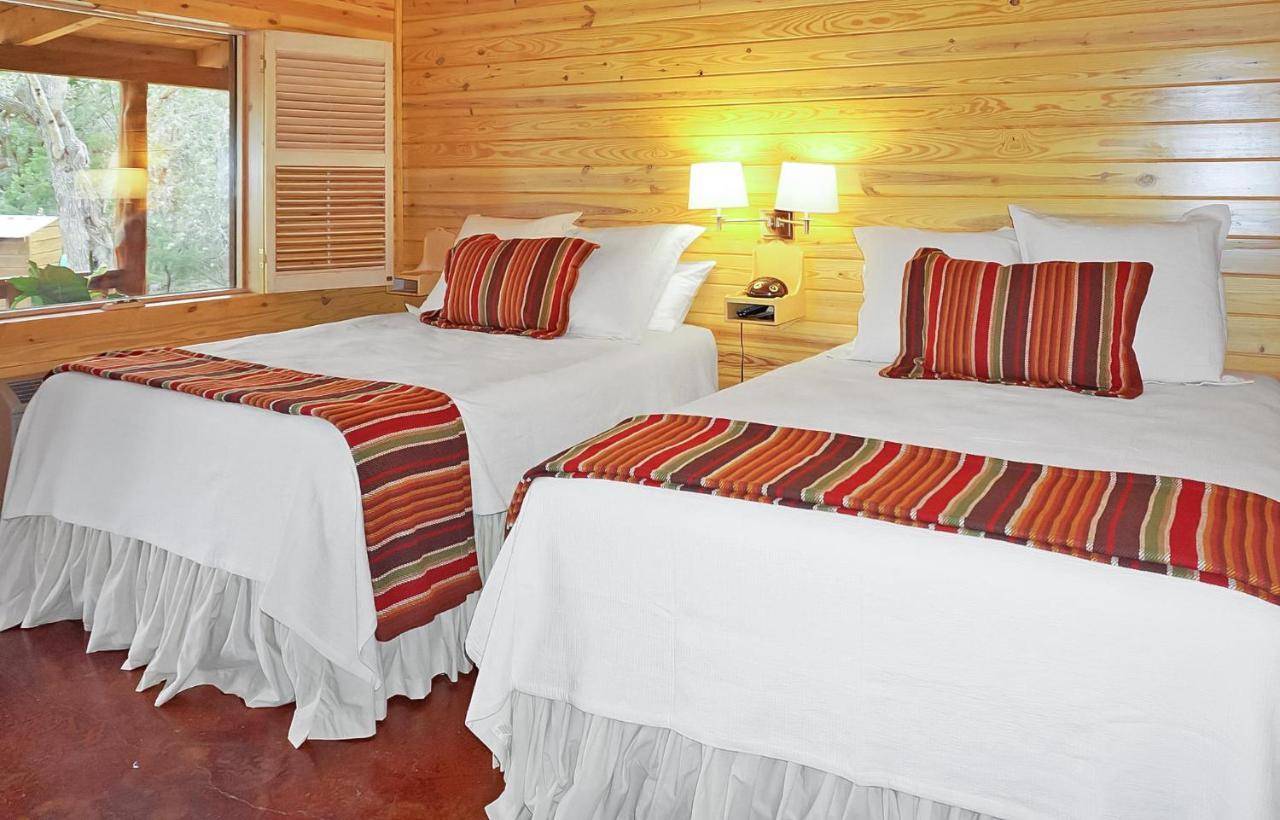 Wimberley Log Cabins Resort And Suites- Unit 7 Εξωτερικό φωτογραφία